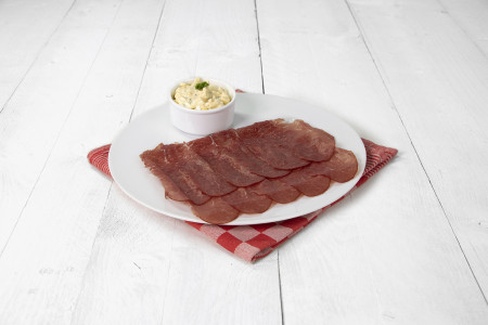 100 gram runderrookvlees + 100 gram eiersalade